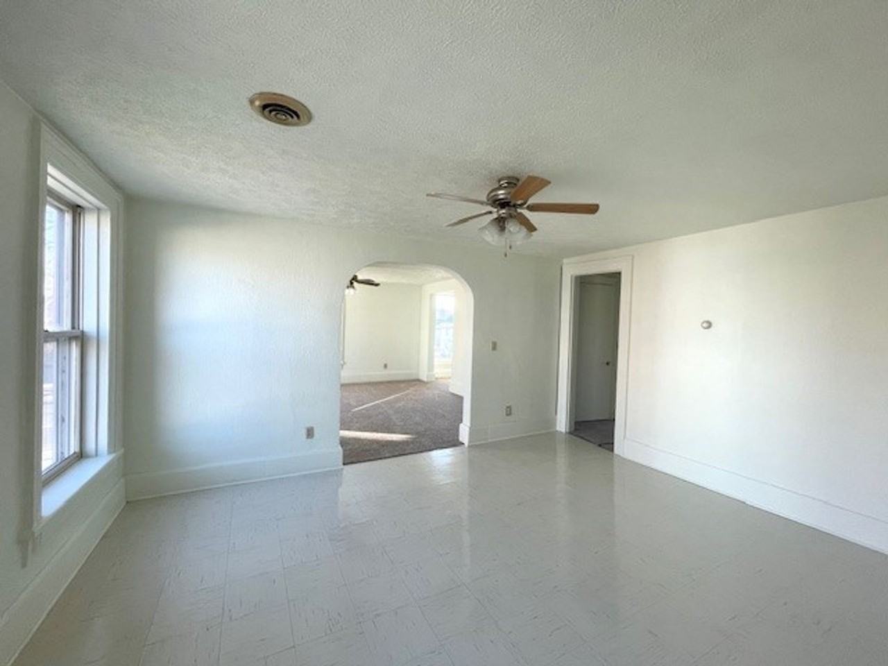 626 Bluff St - Photo 2 of 8