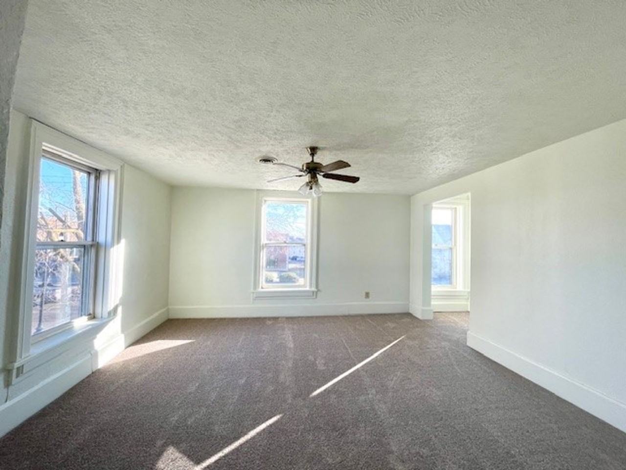 626 Bluff St - Photo 3 of 8