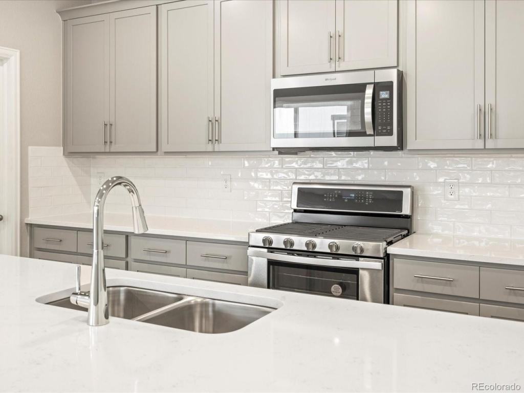 243 Beetle Ln - Photo 5 of 15