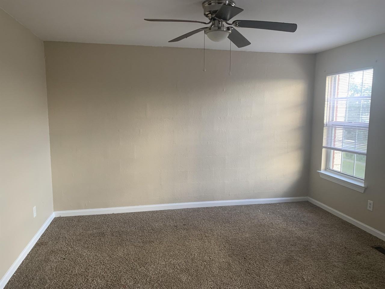 104 Pecan Pl #104 - Photo 3 of 10