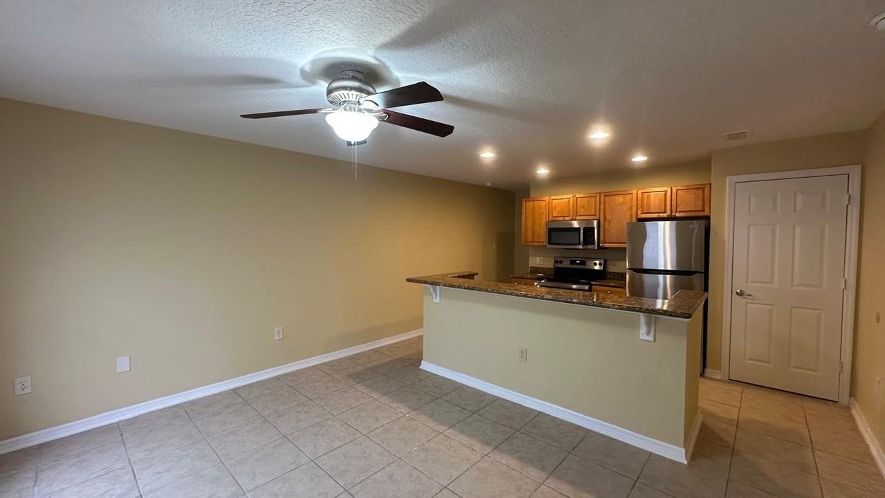 131 Melissa Pl - Photo 2 of 13