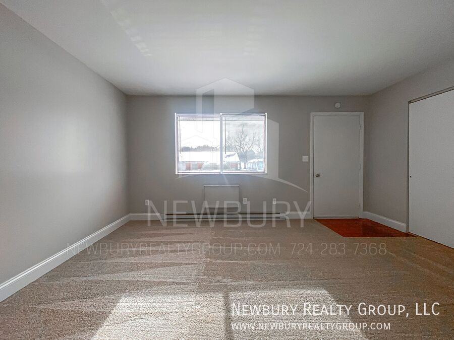16 Sunbury Est - Photo 2 of 39