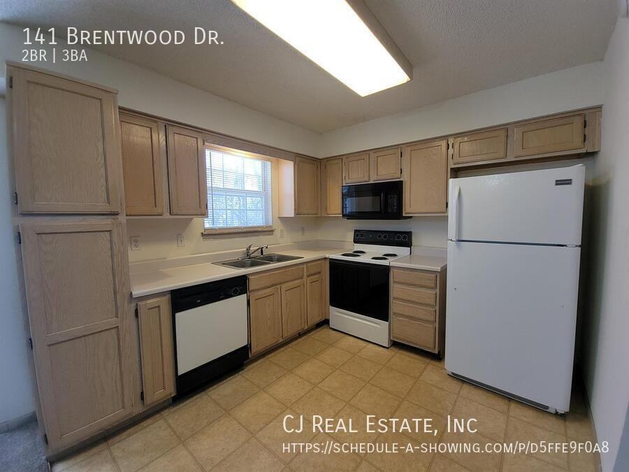 141 Brentwood Dr - Photo 2 of 9