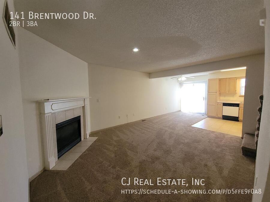 141 Brentwood Dr - Photo 3 of 9