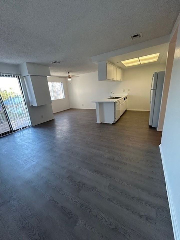 Monrovia Villas Apartments - Photo 2 of 24