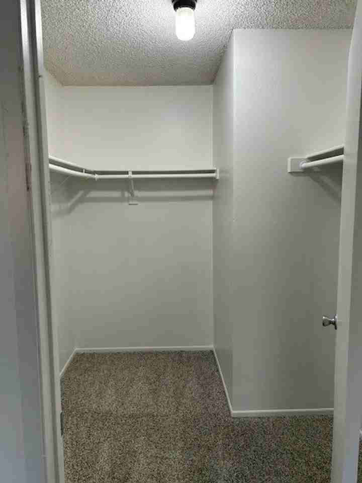 Monrovia Villas Apartments - Photo 4 of 24