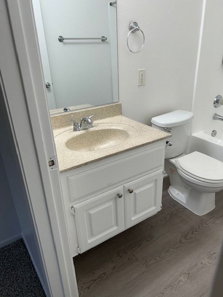 Monrovia Villas Apartments - Photo 7 of 24