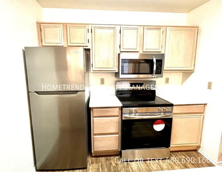 2301 E University Dr #511 - Photo 2 of 20