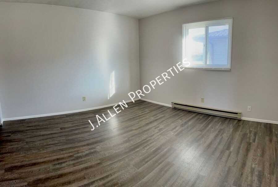 105 Gold Strike Dr #5 - Photo 2 of 3