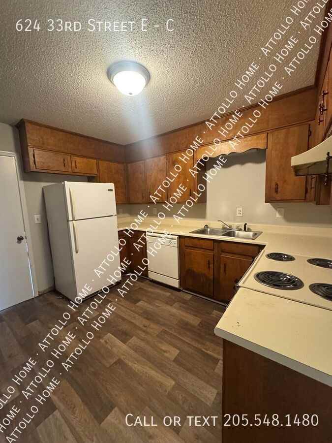 624 33rd St E #C - Photo 4 of 16