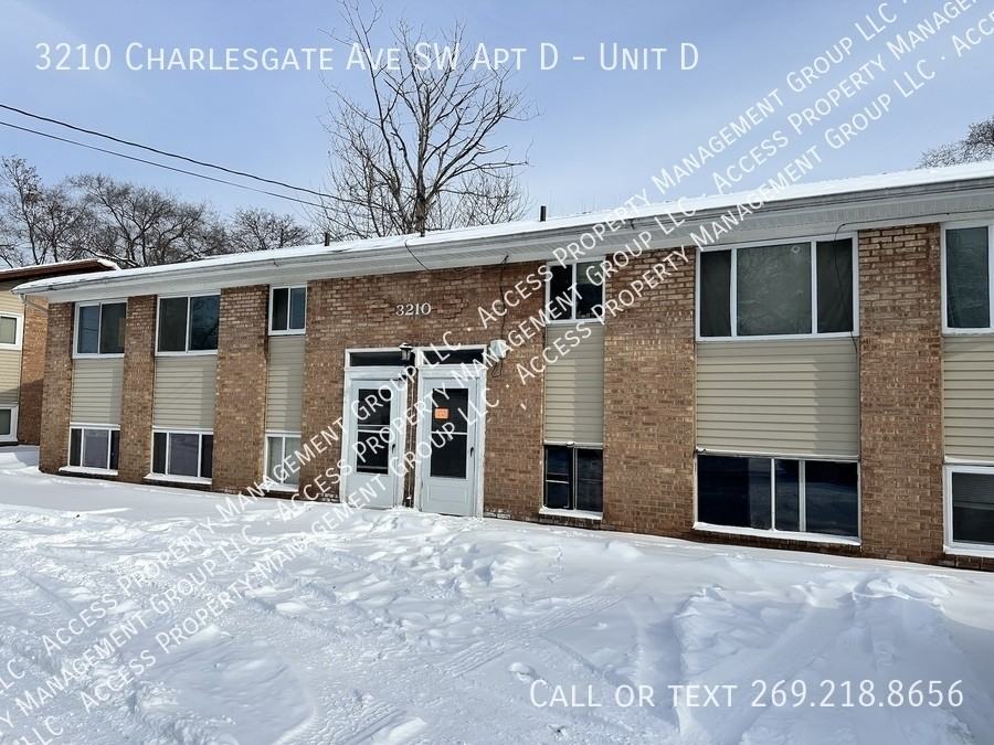 3210 Charlesgate Ave Sw Apt D #D - Photo 2 of 20