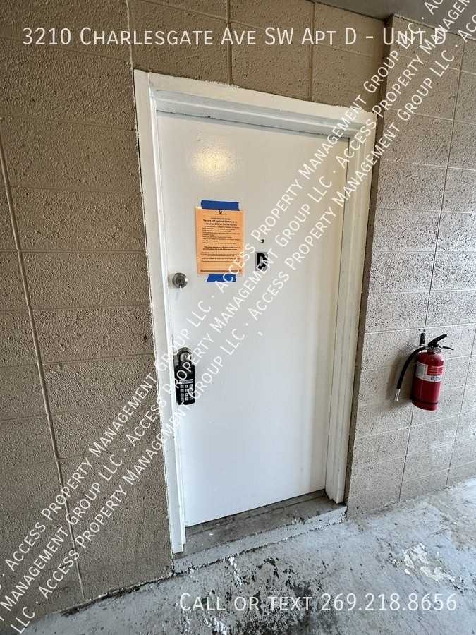 3210 Charlesgate Ave Sw Apt D #D - Photo 3 of 20