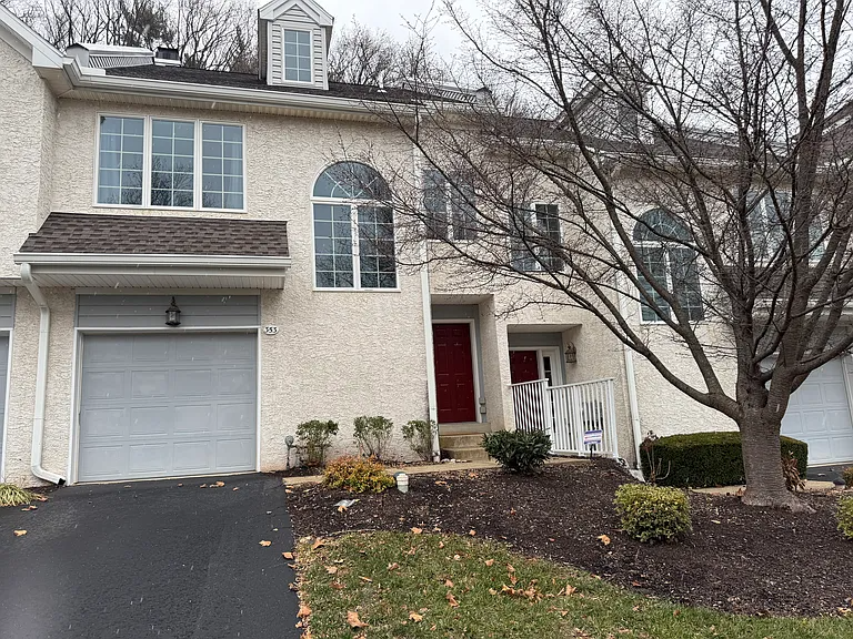 353 Bristol Cir - Photo 2 of 30