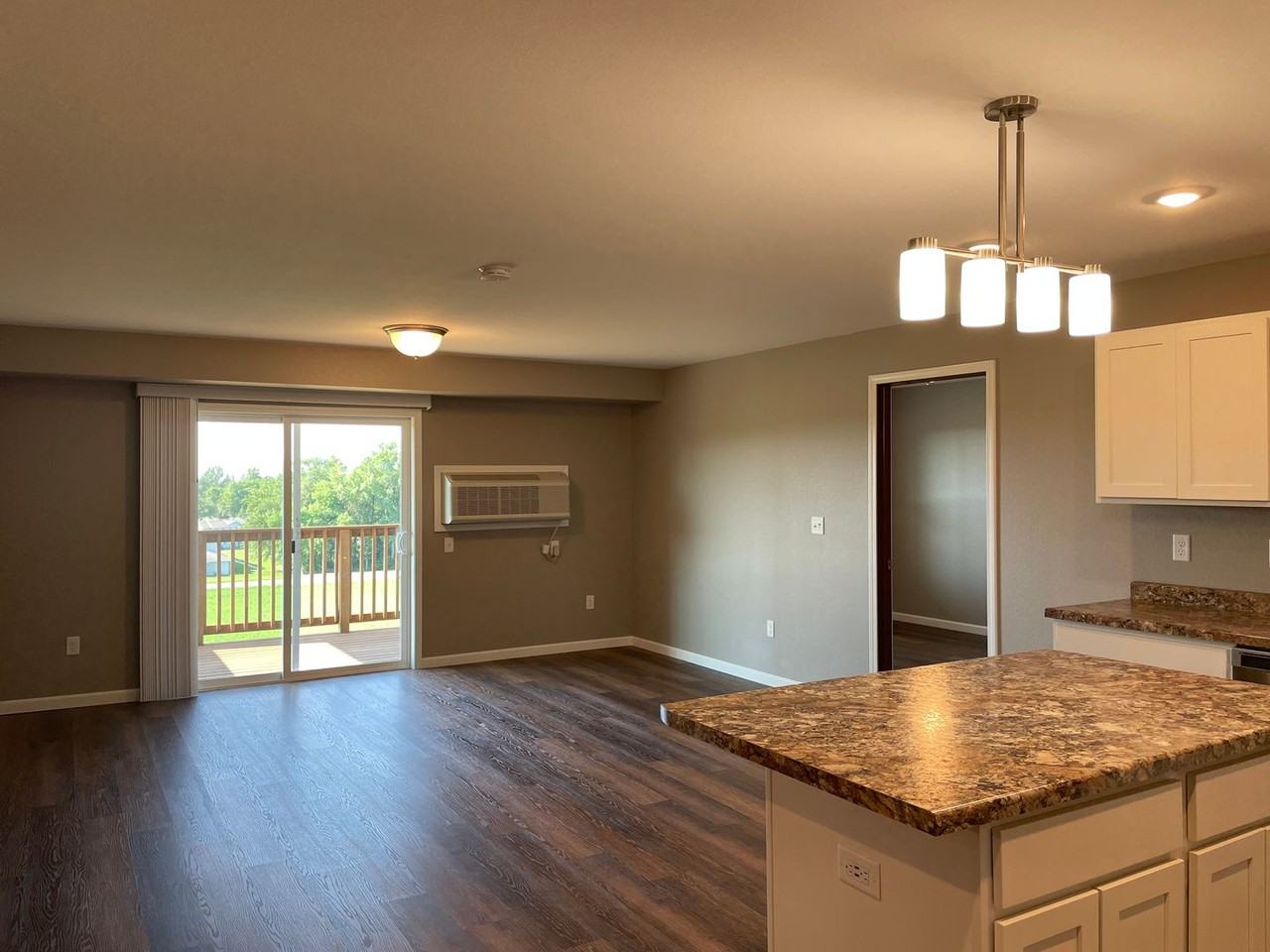 Edgeview Apartments - Photo 4 of 25