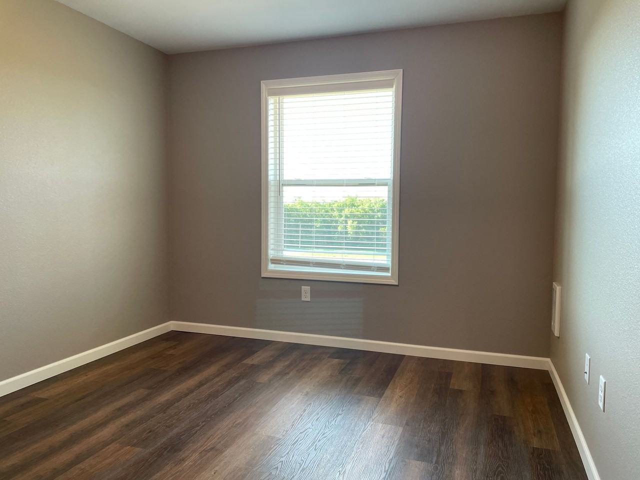 Edgeview Apartments - Photo 7 of 25