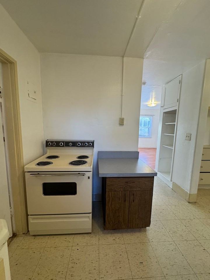 2045 Oregon Ave #1 - Photo 7 of 15