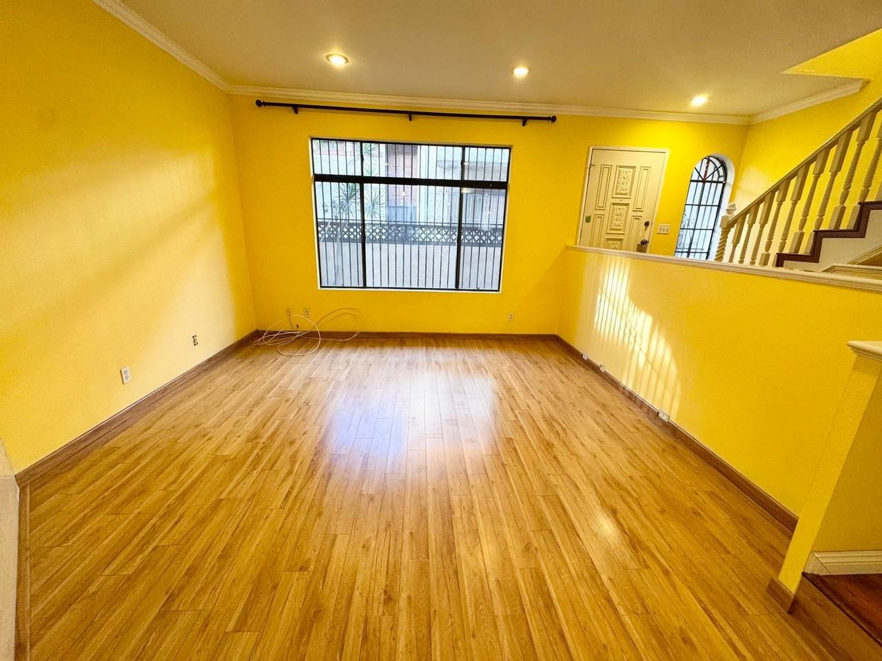 196 N Marguerita Ave - Photo 3 of 21