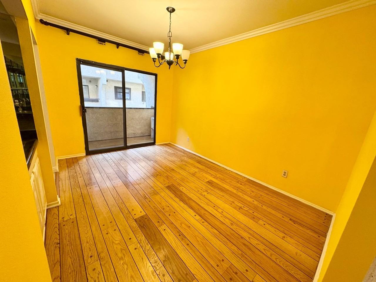 196 N Marguerita Ave - Photo 4 of 21