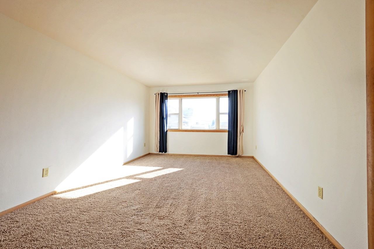 509 11th Avenue NE - Photo 2 of 18