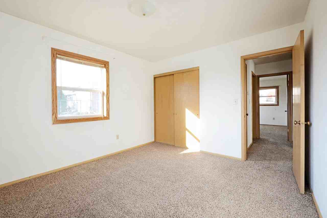 509 11th Avenue NE - Photo 6 of 18