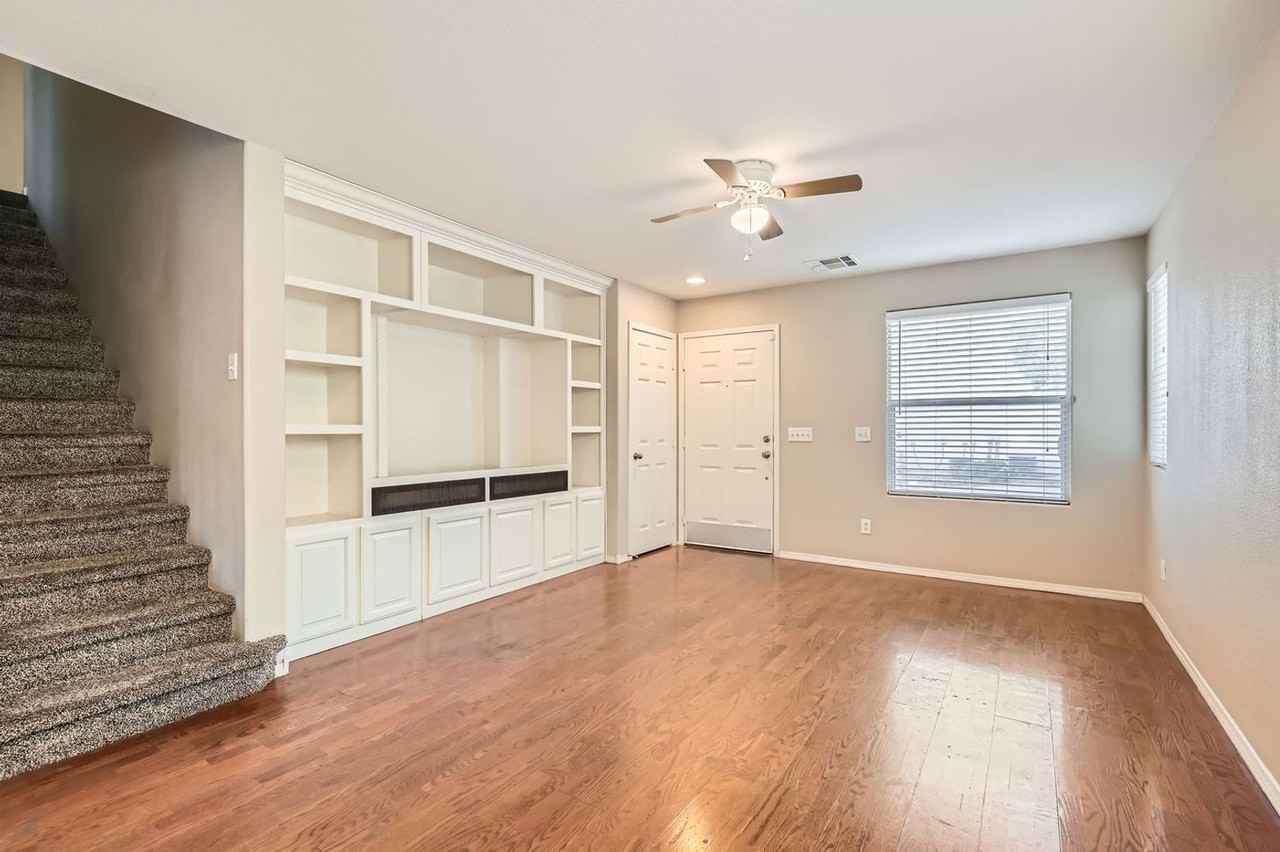 1017 Coronado Peak Ave - Photo 2 of 13