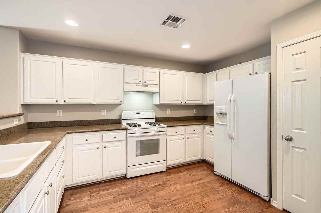 1017 Coronado Peak Ave - Photo 3 of 13