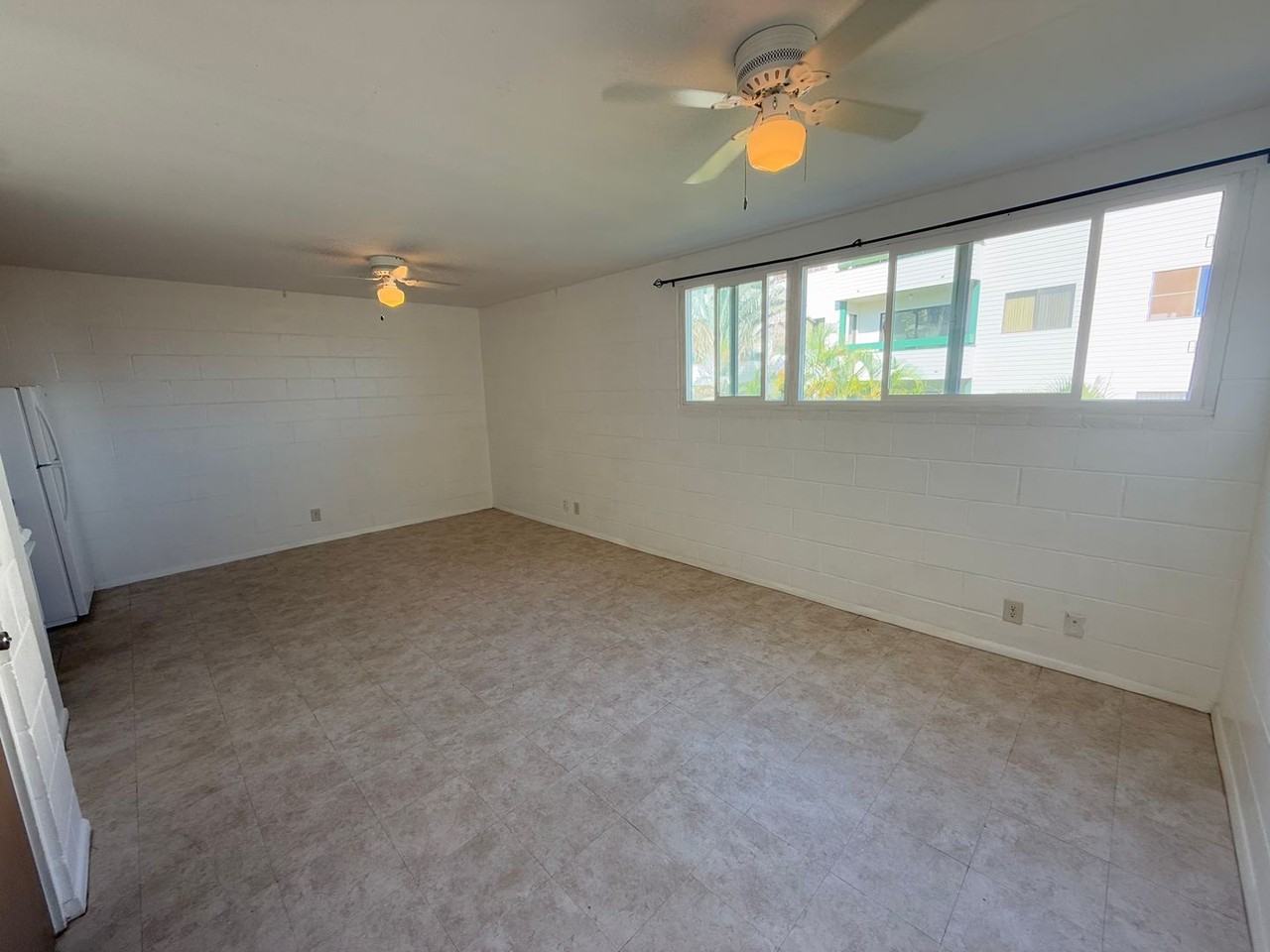 2170 Vineyard St - Photo 3 of 14