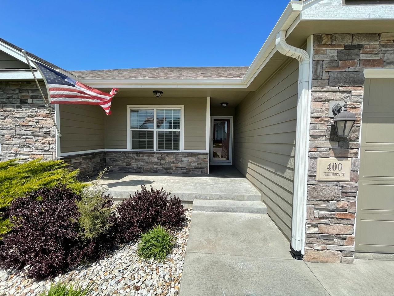 400 Firethorn Ct - Photo 2 of 41