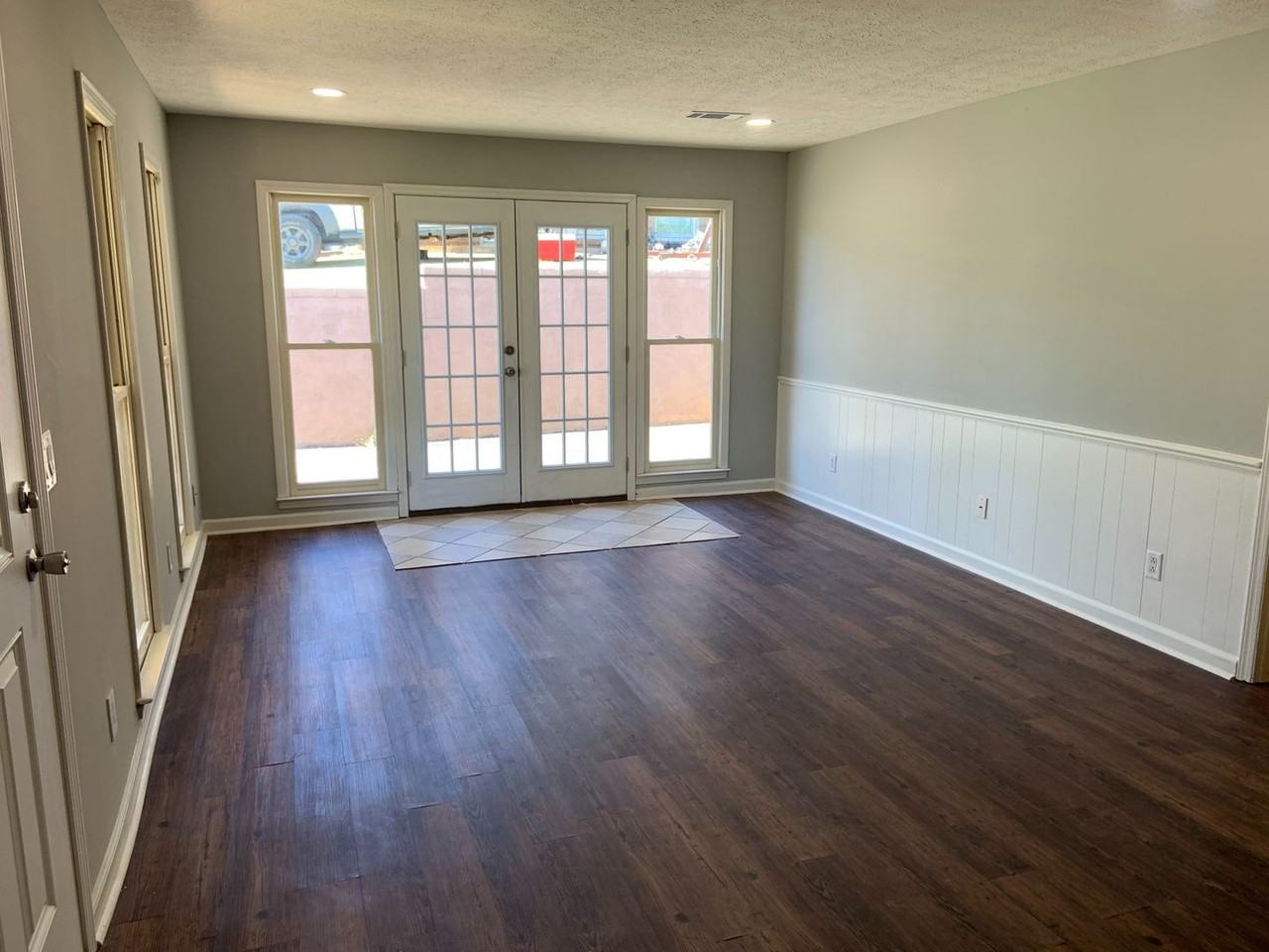 560 Pride Ave - Photo 4 of 12