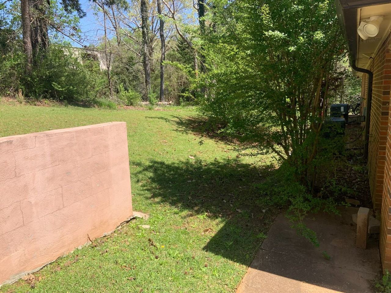 560 Pride Ave - Photo 3 of 12