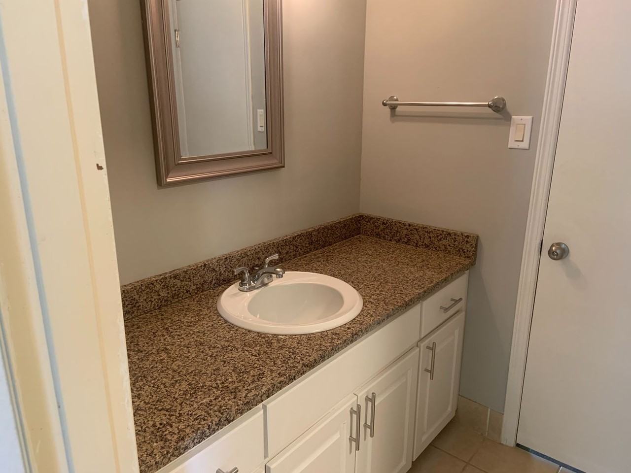 560 Pride Ave - Photo 7 of 12
