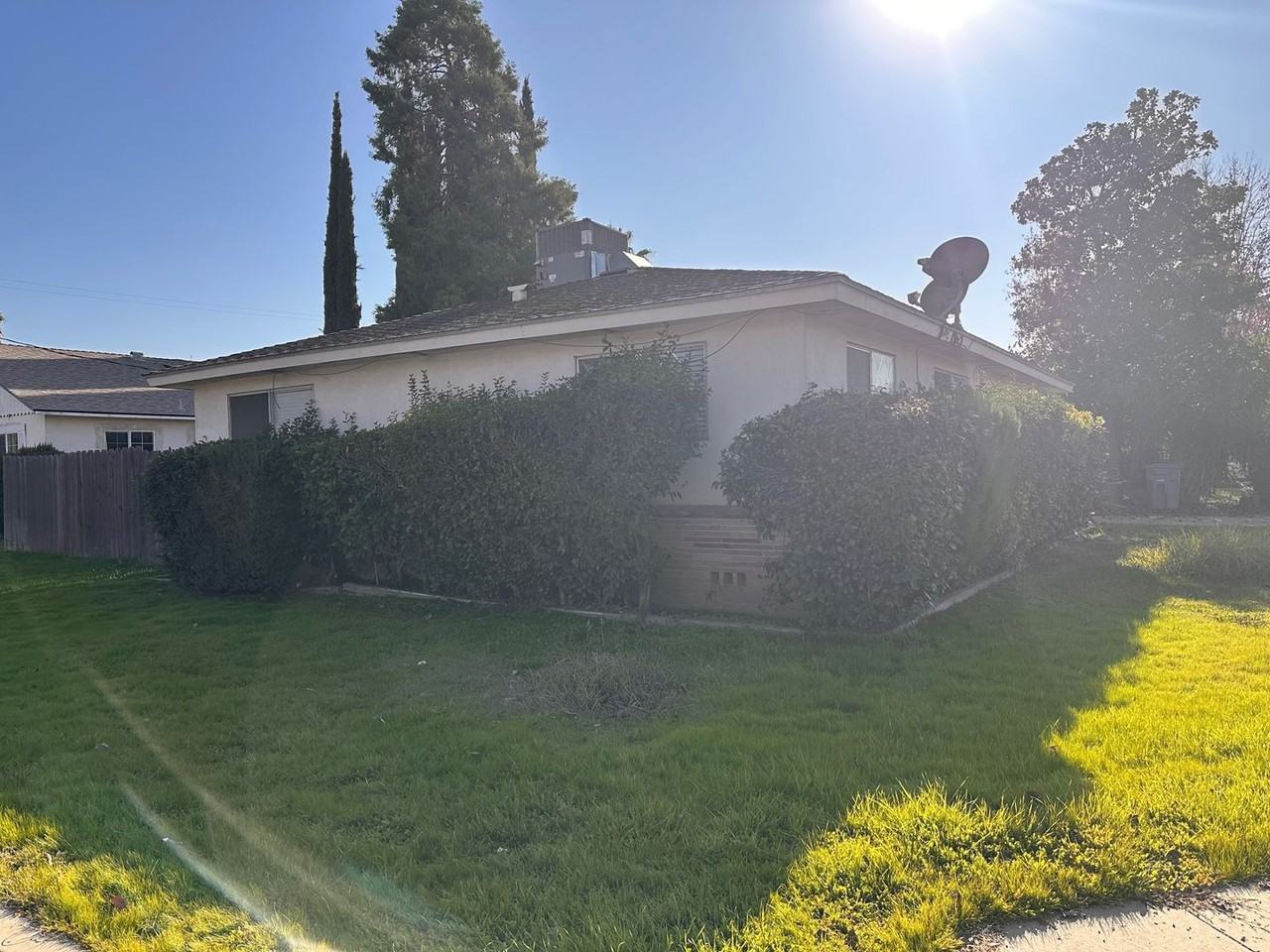 701 Ventura Ave - Photo 3 of 16