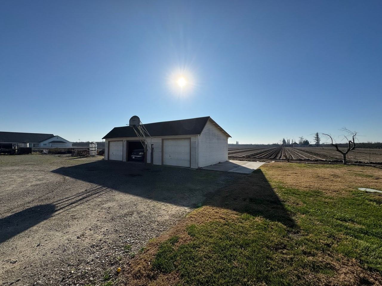 6436 Covert Rd - Photo 4 of 23