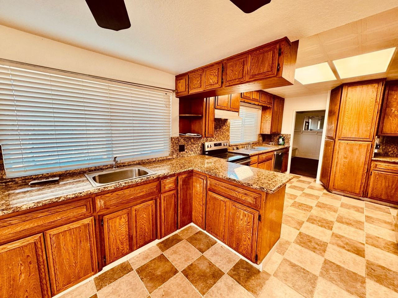 6436 Covert Rd - Photo 7 of 23