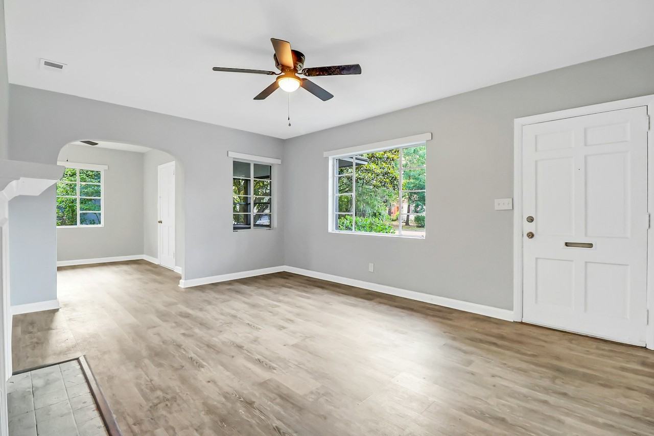 1513 East 37th Street - Photo 3 of 15