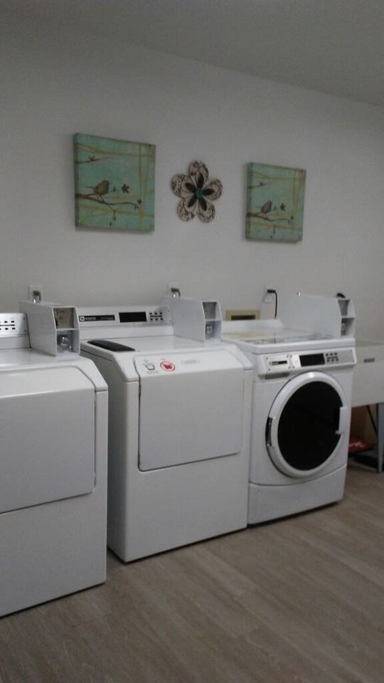 Wexford Manor - Photo 2 of 7