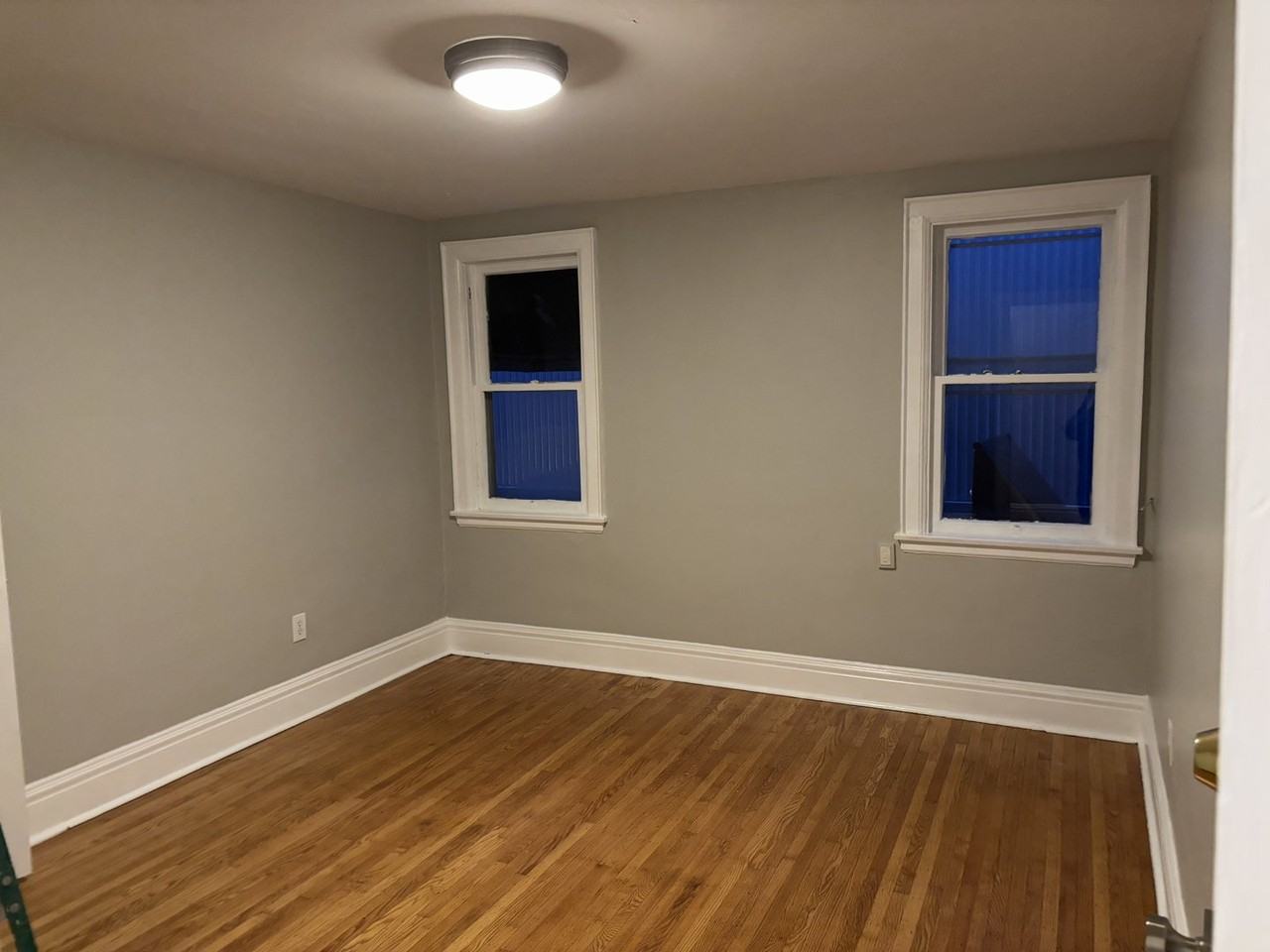 1041 King St W - Photo 3 of 8