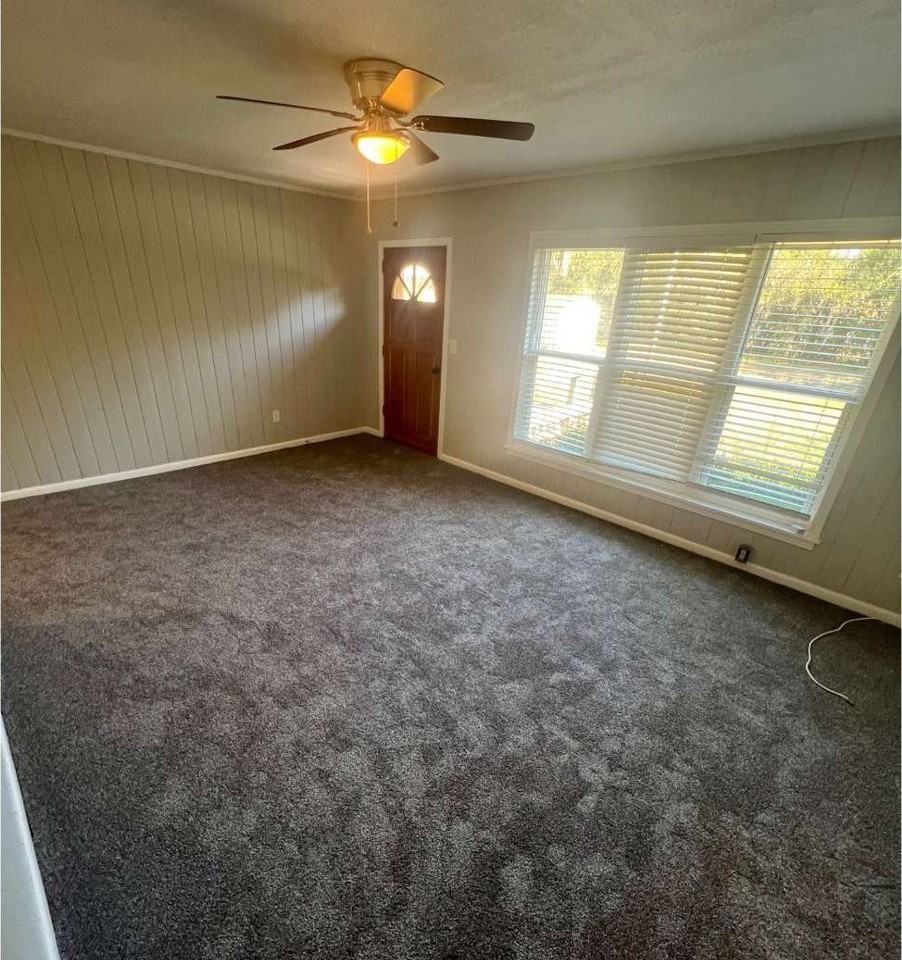 575 Nw Gwen Lake Ave - Photo 2 of 13