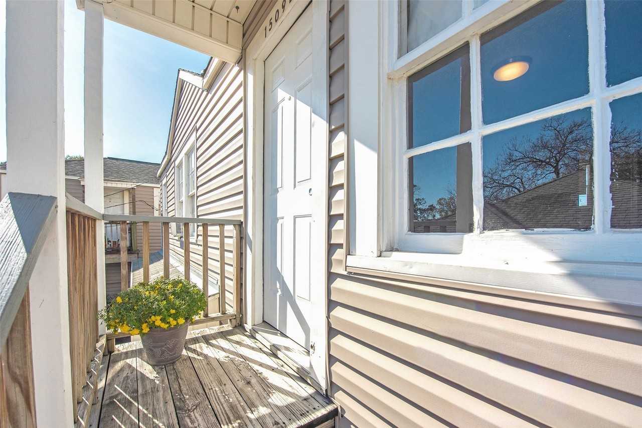 1509 Enid St - Photo 2 of 19