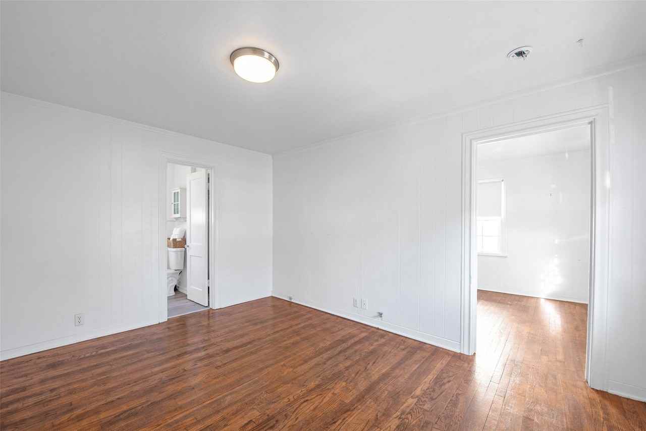 1509 Enid St - Photo 4 of 19