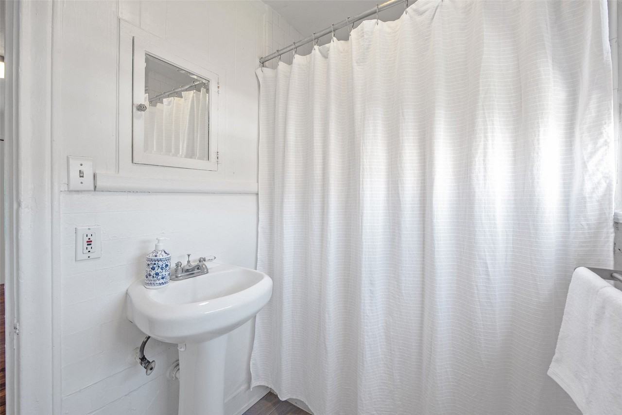 1509 Enid St - Photo 7 of 19