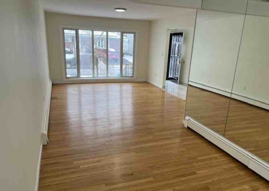 226 Colonial Ave - Photo 3 of 22