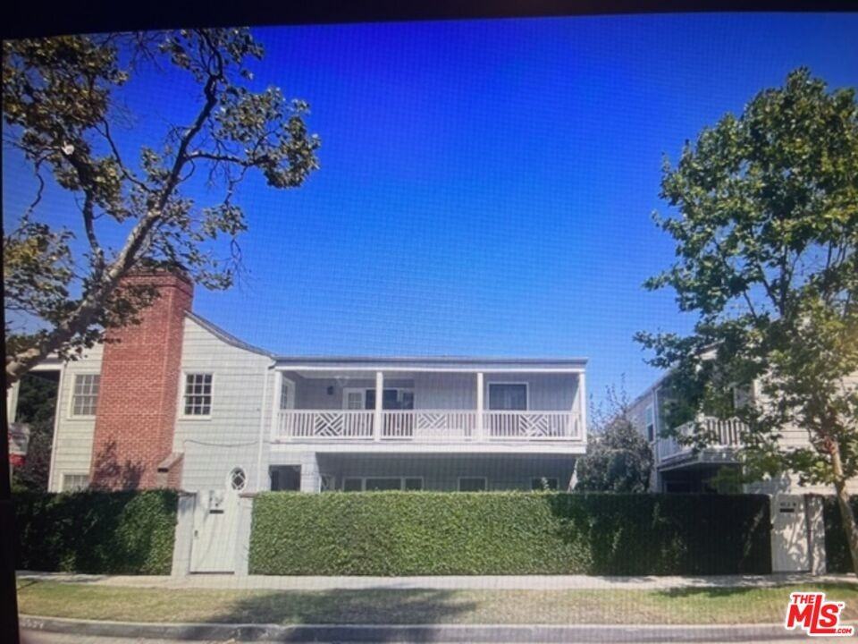 402 S Canon Dr - Photo 2 of 33
