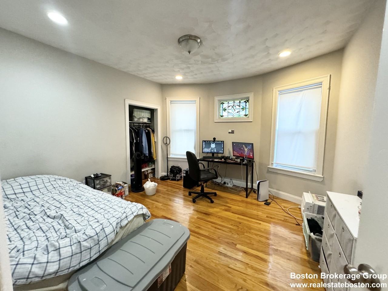 157 E Cottage St #1 - Photo 3 of 8