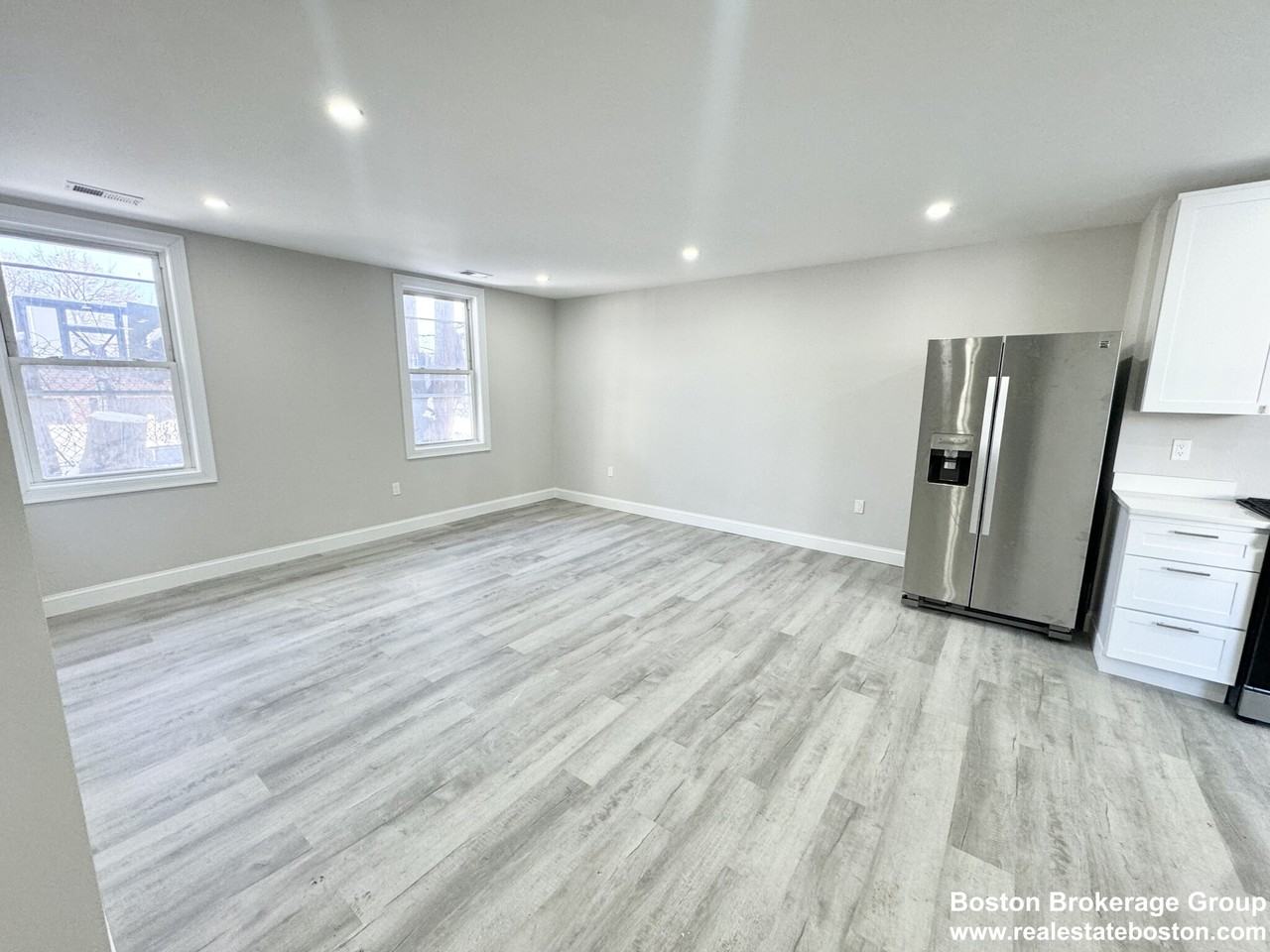 55 Burrell St #R - Photo 3 of 10