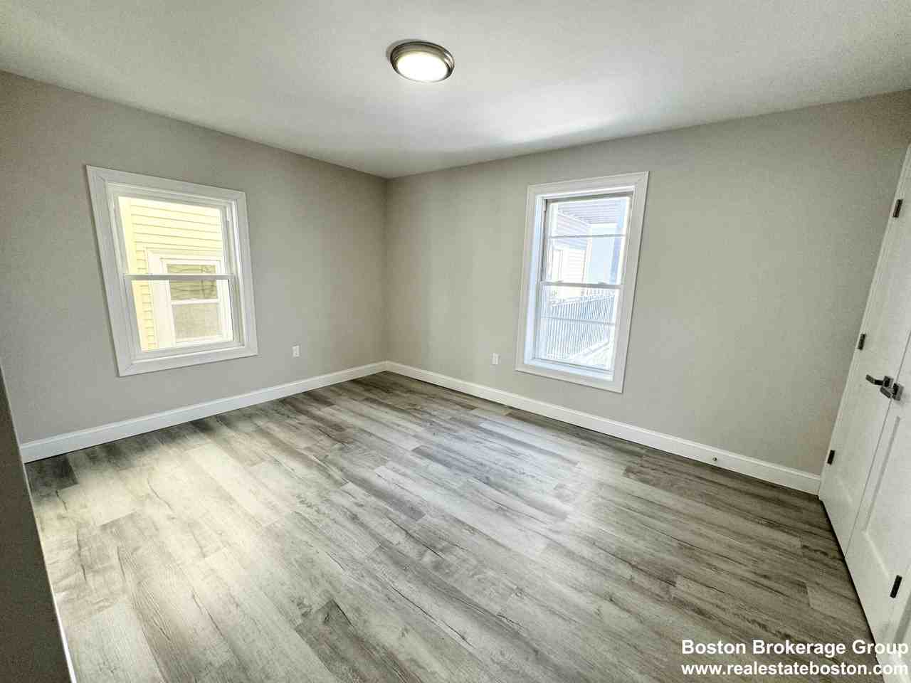 55 Burrell St #R - Photo 4 of 10