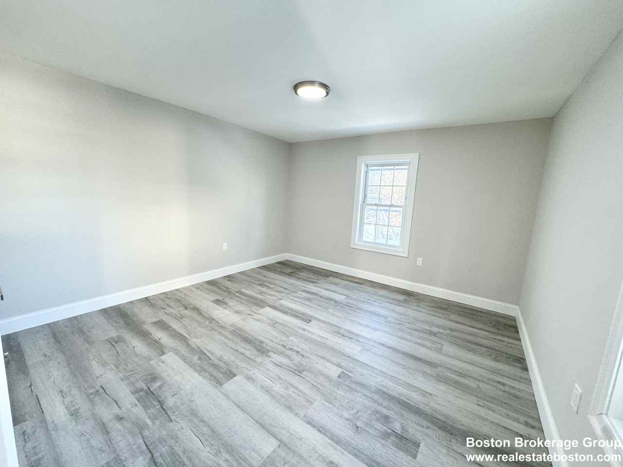 55 Burrell St #R - Photo 5 of 10