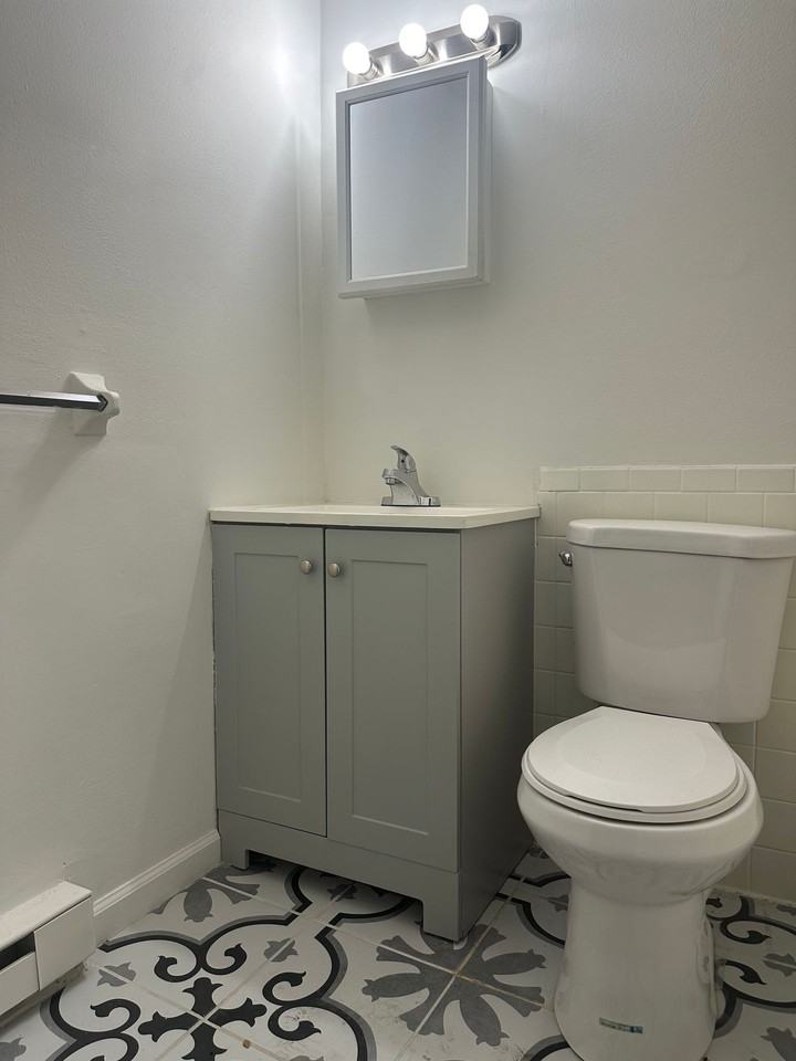39 Rhodes Avenue - Photo 3 of 7