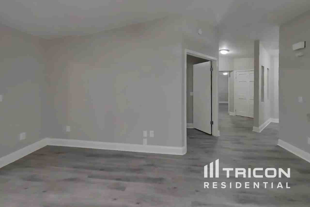 8127 Creedmoor Drive Jacksonville FL - Photo 3 of 15