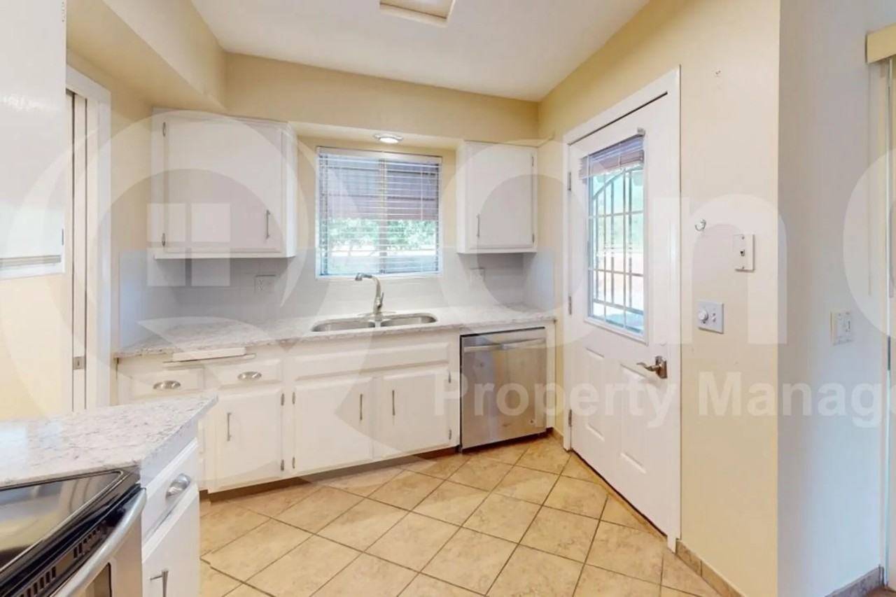 710 S Abrego Dr - Photo 3 of 18
